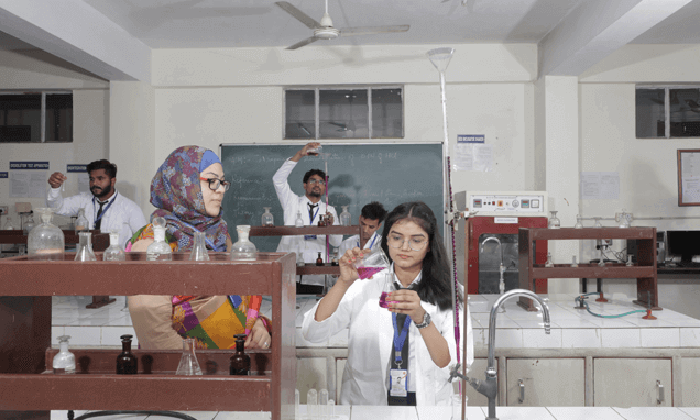Pharmaceutical Chemistry Lab